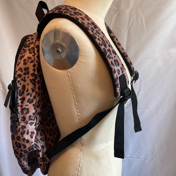 Leopard print nylon backpack - Picture 2 of 3